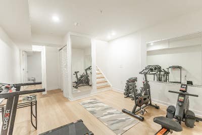 Private Rooms for rent (Utilitys included!)  Main Photo