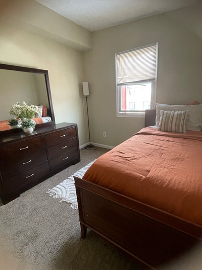 Perfect Home for Students and Travelers! Main Photo