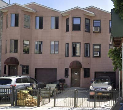 Roommate needed in a private BR in a four BR apar Main Photo