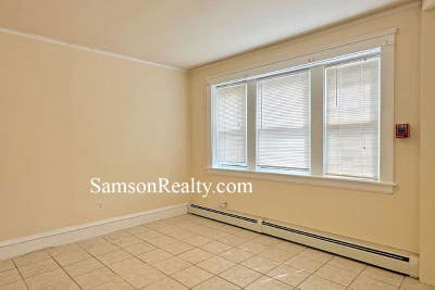 Heat & HW Incl. Private Entrance. 1 Bed 1 Bath. SA Main Photo