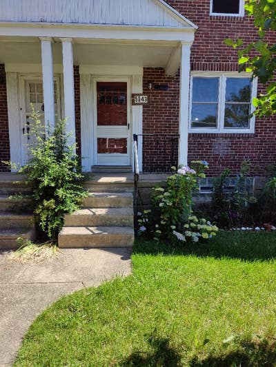 Safe Space: Tailored Housing for professionals on Main Photo