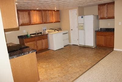 Large 3 Bedroom Basement apartment Main Photo