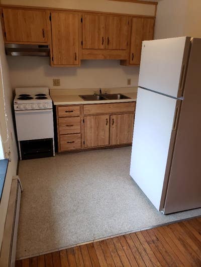 3 Blocks from CAMPUS Bed Apartments in State Colle Main Photo