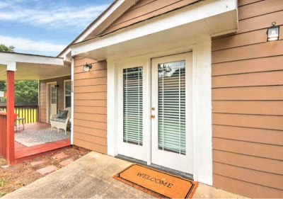 Beautifully Upgraded Cottage Home Main Photo