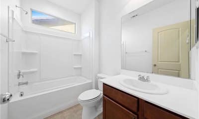 PRIVATE Room available for rent in stunning Mira L Main Photo