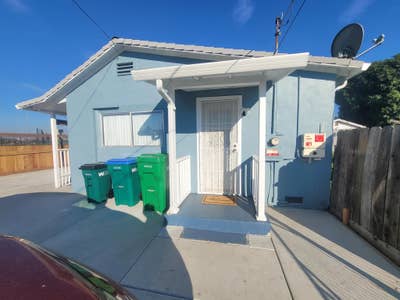 1Bdbth House for Rent Main Photo