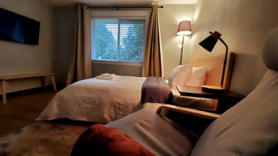 Charming 1 Bed Private Bathroom in Shoreline Co_L Main Photo