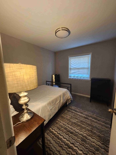 Furnished room in safe Fort Washington neighborhoo Main Photo