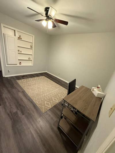 Private room in a co_living home Main Photo