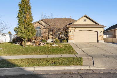 Room for Rent: 4486 South 3600 WestWest HavenUT Main Photo