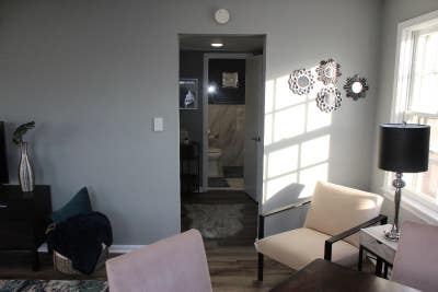 Temp. "ALE" Housing | Modern 1BRBTH Condo in Washi Main Photo