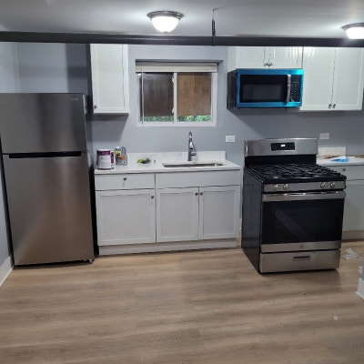 Remodeled 1 Bedroom *Stainless Appliances* Main Photo
