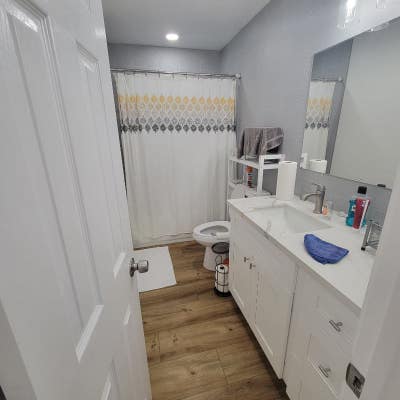 Room2 in shared horse on corner lot  Main Photo