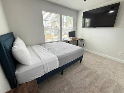 Furnished Cedar Room $_Utilities Included_Quiet M Main Photo