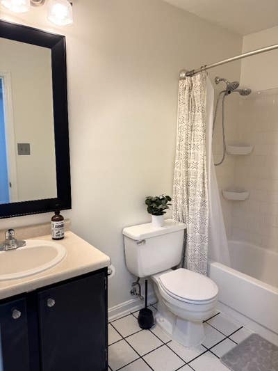 Cozy Private Bedroom with Shared Bathroom in Fair Main Photo