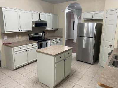 Room for Rent: No Security Deposit! Month_to_Mont Main Photo