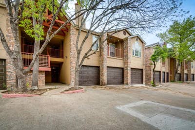 Huge Townhome  a Mile from Lake Austin w_Garage_Wa Main Photo