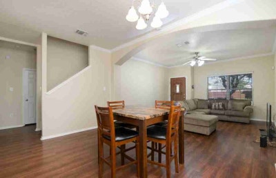 ROOM ONLY$800 Main Photo