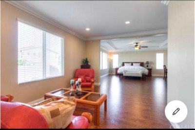 Huge master studio including living room and BR hu Main Photo
