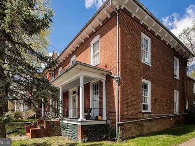 Studio Apartment Main Photo