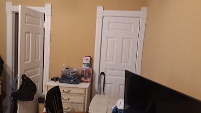 Large Private Room with Private Bath  Main Photo