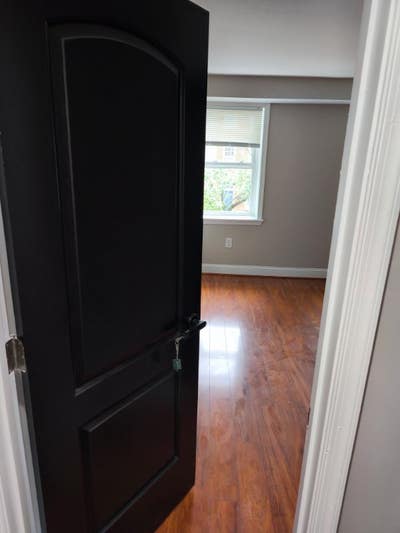 $800 Room For Rent (Private Bath) Main Photo