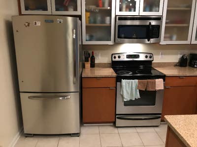 Furnished Room w Private Bath in Uptown All Utili Main Photo