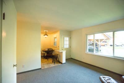 Charming 1 BR Duplex Nature setting with creek Main Photo