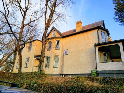 Bedroom in a Furnished Home (Utilities Included) Main Photo