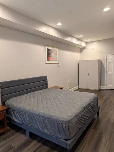 Room for Rent with Private Bathroom and Private E Main Photo