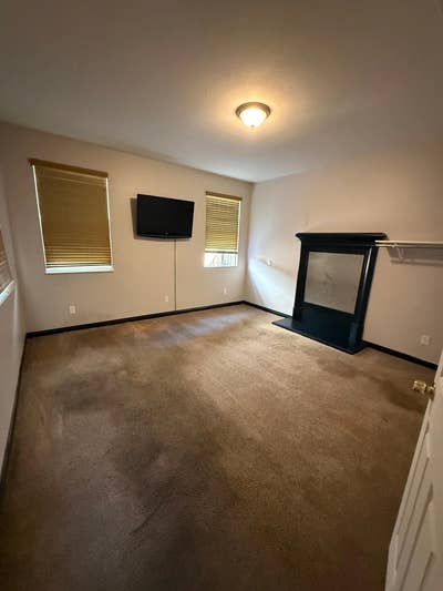 $999 Room Available_Move Fast Main Photo
