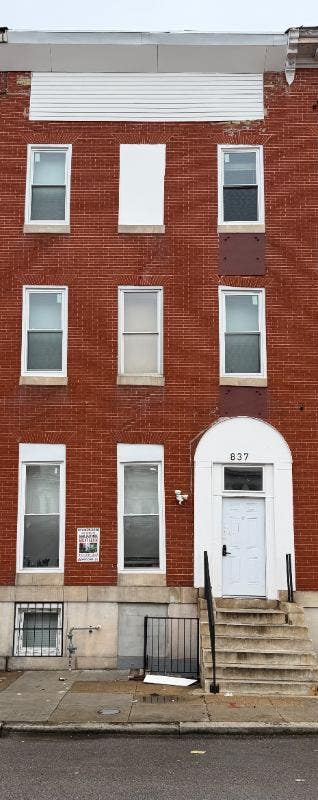 $650 Room for Rent (Shared Bath) 837 N Fulton Ave Main Photo