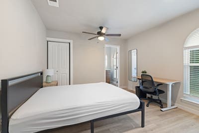 Furnished Private Room 8min Walk to UTD [Includes Main Photo