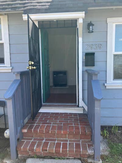 Townhouse with Carport Parking in Oakland's School Main Photo