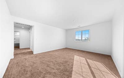 Private room for rent in a brand new property cle Main Photo