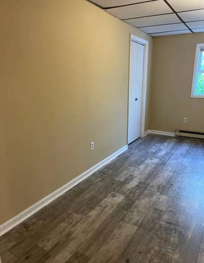 Charming Single Unit with Natural Lighting In Eliz Main Photo