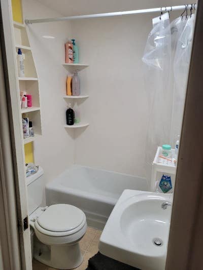 Female Housing: Private Room 6B Main Photo