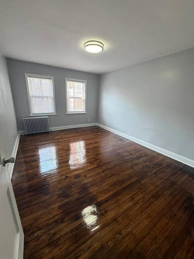 Beautiful One Bedroom Apartment Now Available In E Main Photo