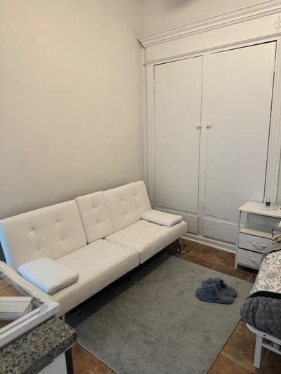 Rent : 720$ to 750$ per month and the tenants pay Main Photo