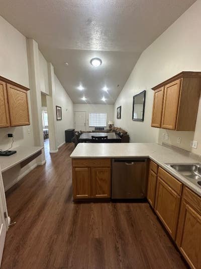 2 rooms student condoProvo UT $620 monthly. Avail Main Photo
