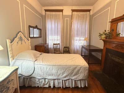 Fully Furnished Billie Holiday_Beautiful space Fem Main Photo