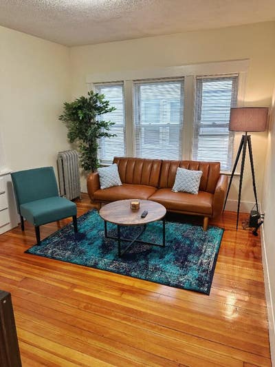 Fully furnishedall utilities included private roo Main Photo