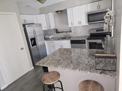 Furnished Room for Rent_Utilities IncludedPool &  Main Photo