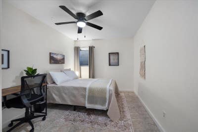 Single Occupant Room for Rent in a 3 Full Bathroo Main Photo