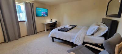 Charming 1 Bed Private Bathroom in Co_Living Home Main Photo