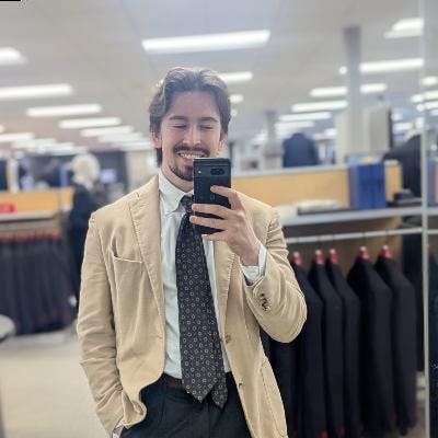 Male age 28 Moving to NYC within 2 weeks.  Main Photo