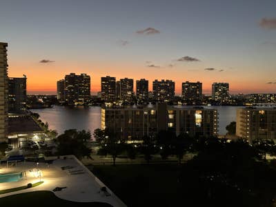 Private room and private bathroom in Sunny isles  Main Photo