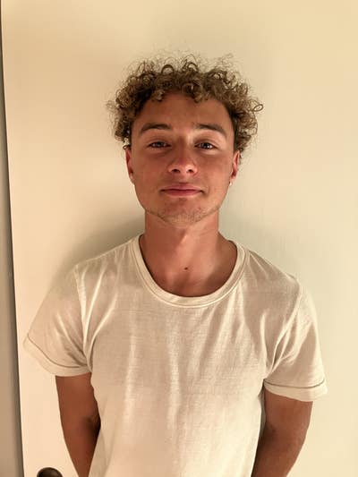 Male student looking for a room in Hollywood Main Photo