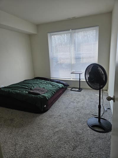 Room for Rent – Clean, Quiet Living Environment Main Photo