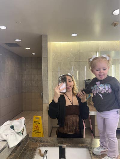 Mom and toddler looking for room with females Main Photo